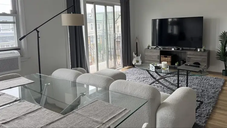 Room for rent in shared apartment