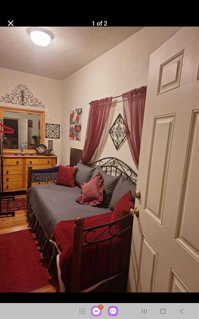 Looking For A Roomate