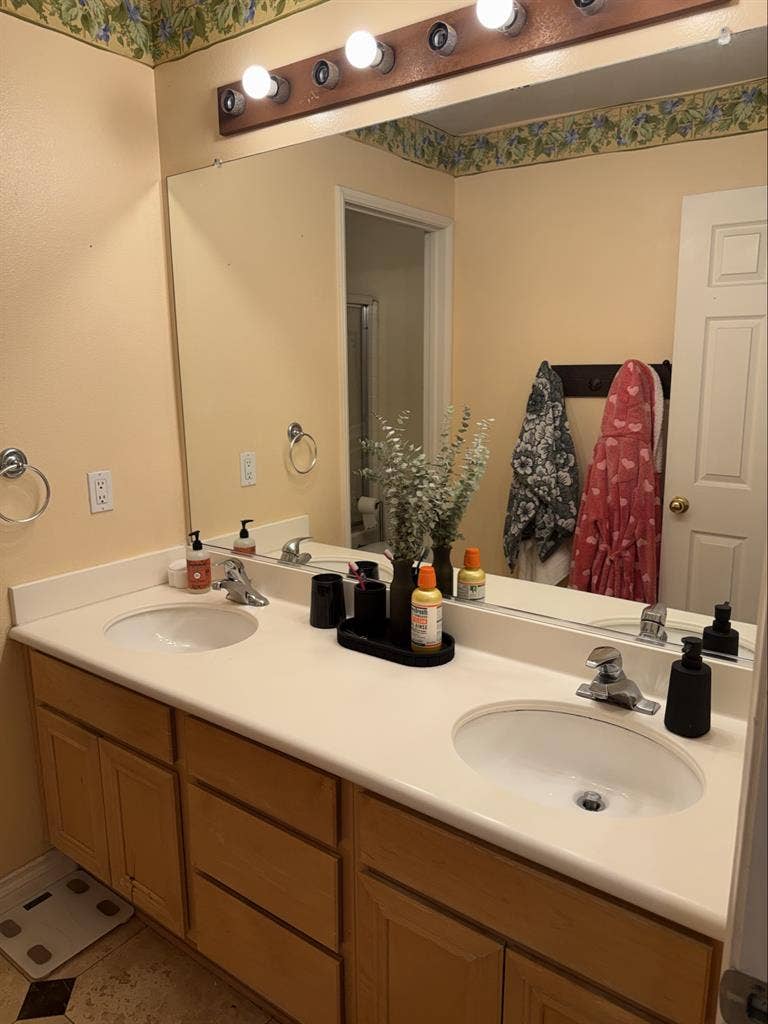 Room for Rent! $ San Marcos,CA
