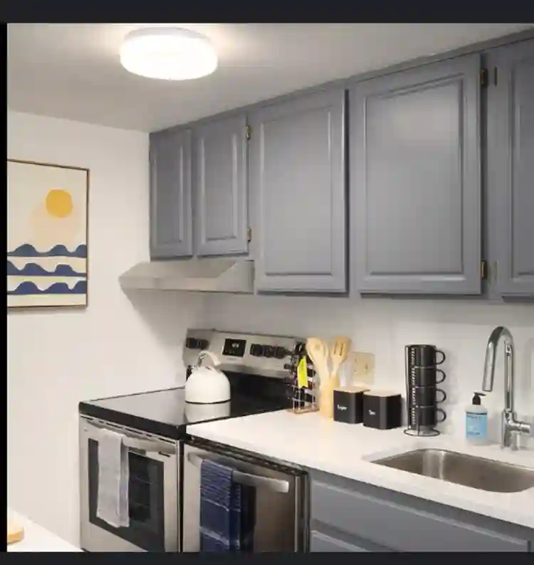 Looking for people to sublet