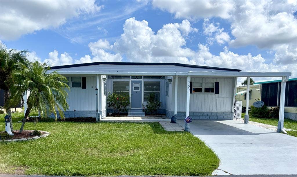 ISO Golden Girl for roomiee