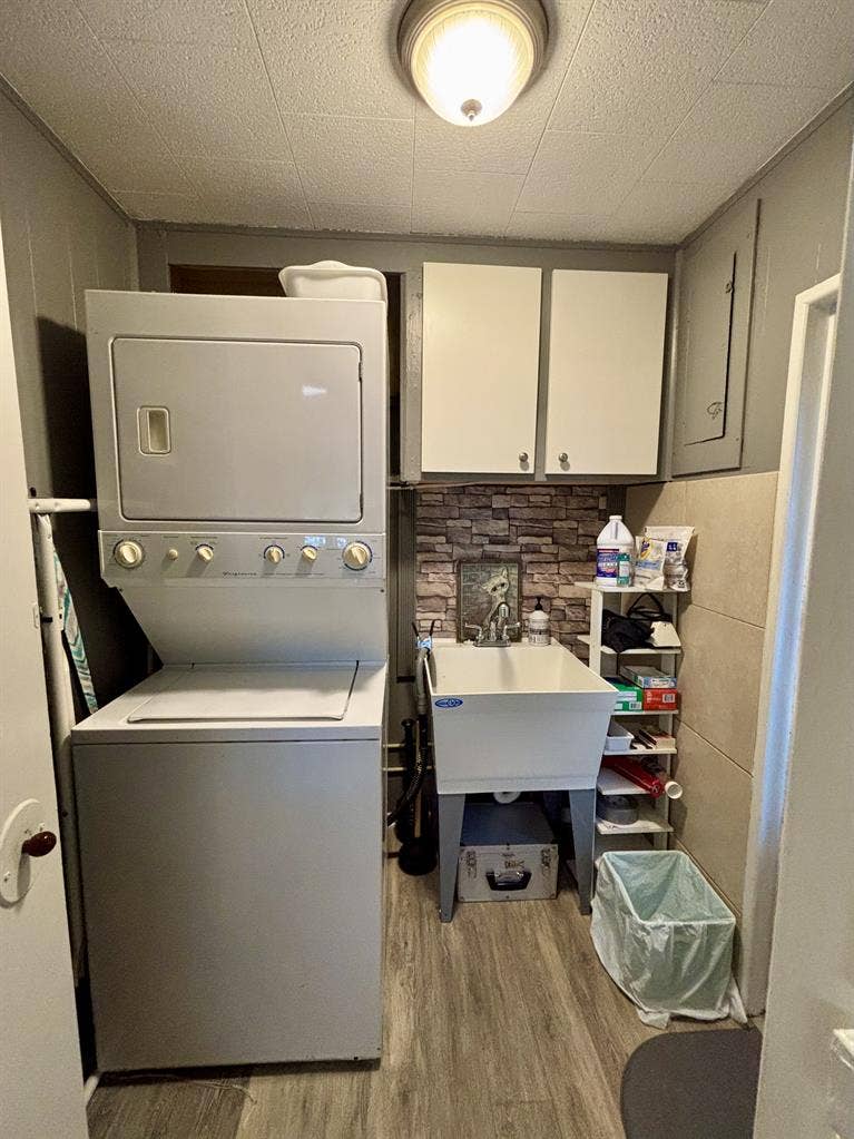 ISO Golden Girl for roomiee