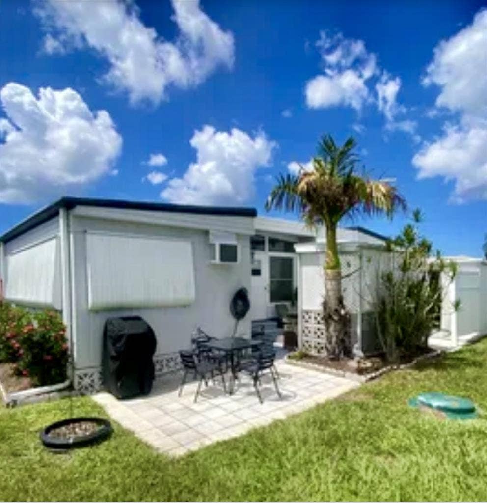 ISO Golden Girl for roomiee