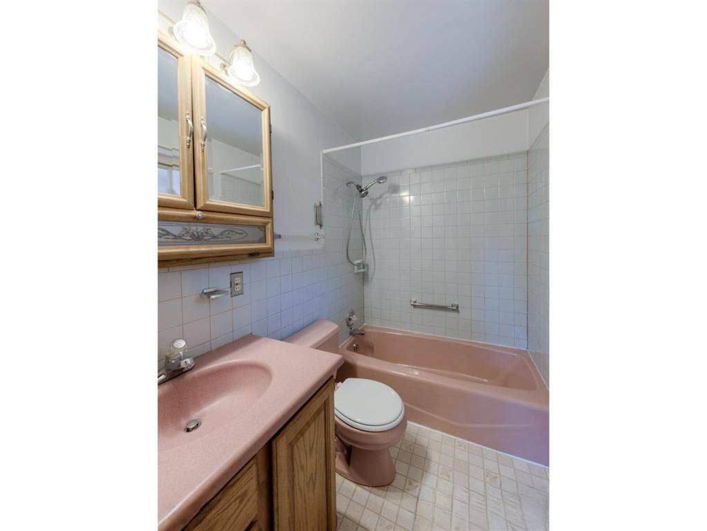 Private Room - Great location!