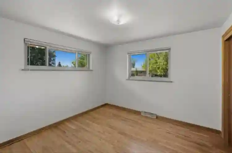 Clean safe private room for rent