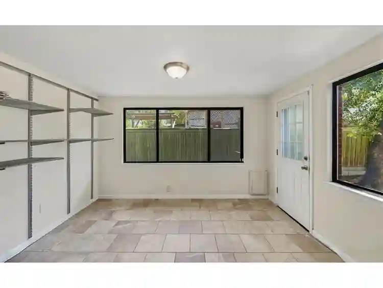 Clean safe private room for rent