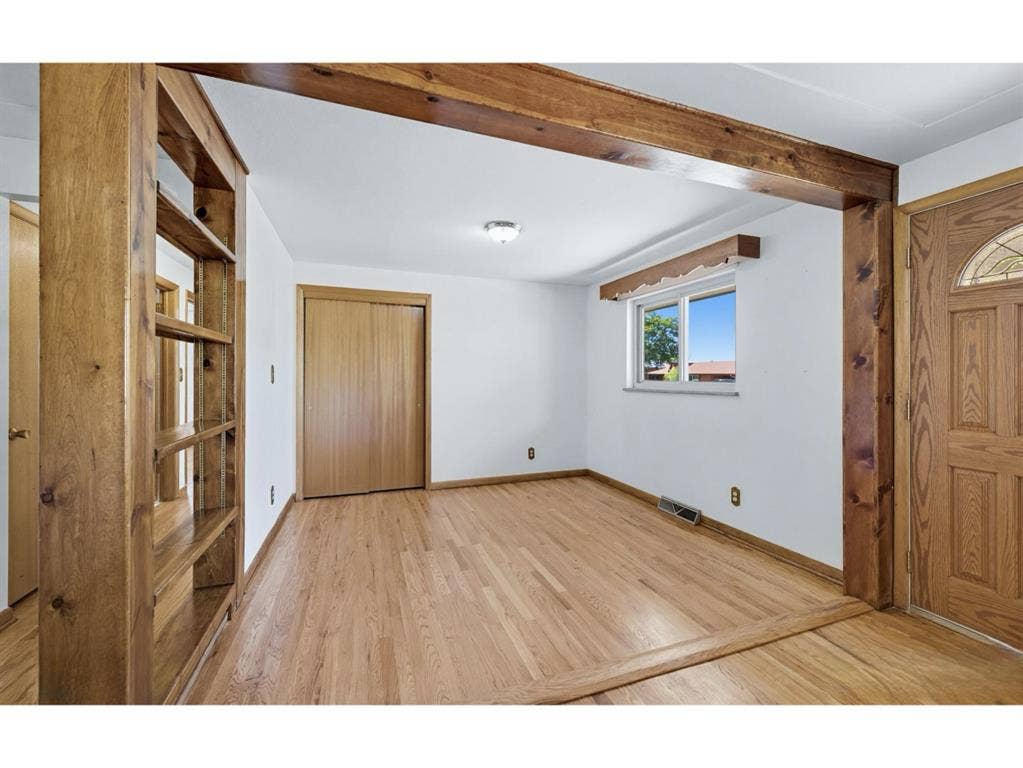 Private Room - Great location!