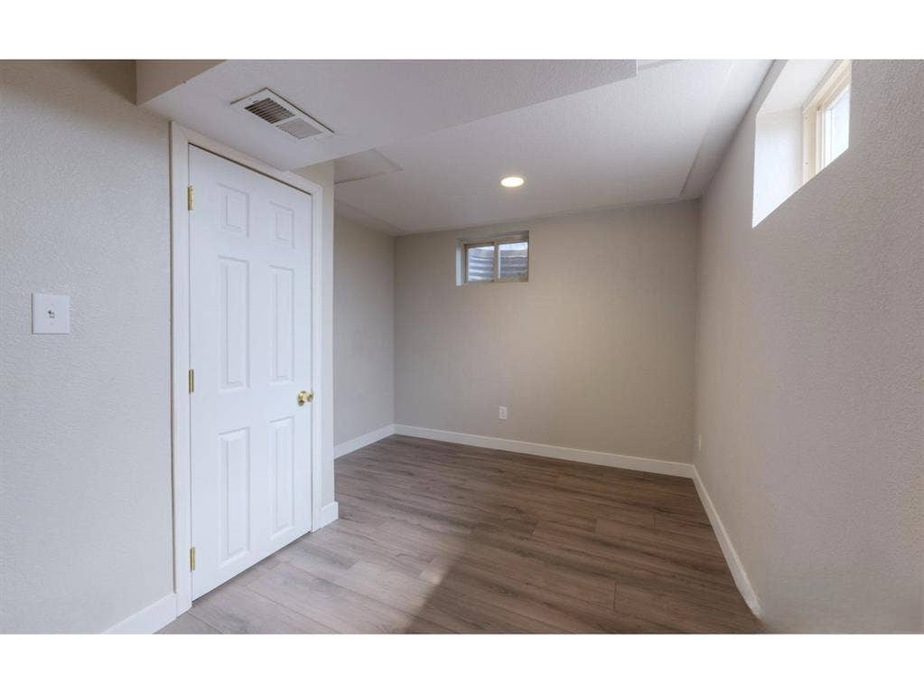 Clean safe private room for rent