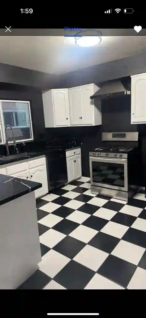 Looking for female roommates