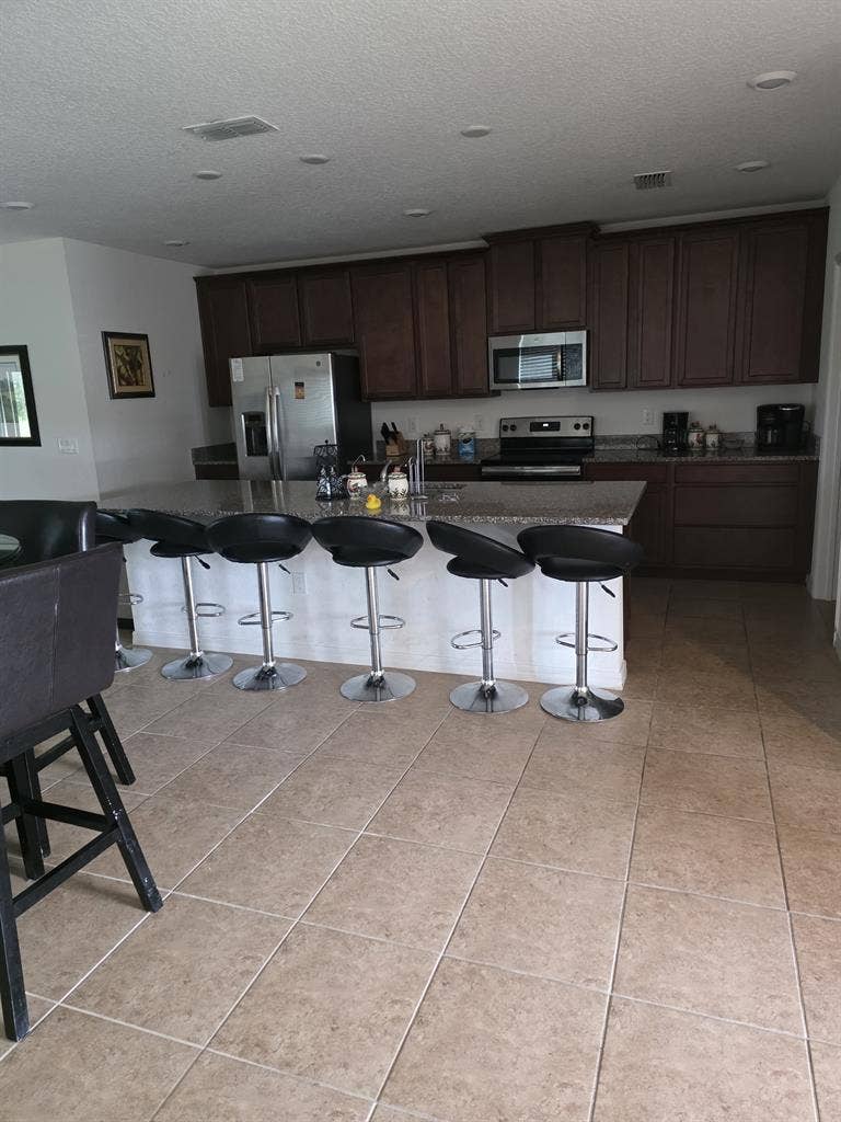 3 ROOMS FOR RENT SHARED HOUSE.