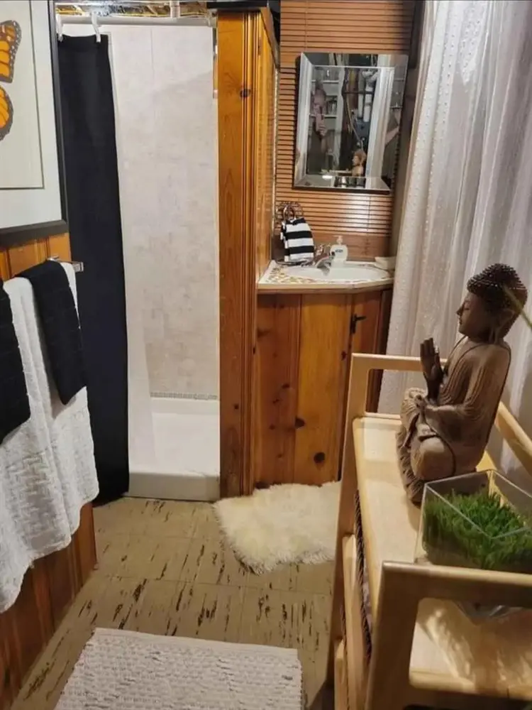 Furnished 1 Bedroom (basement)