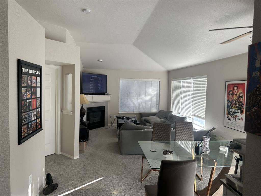 Looking for a Roommate January