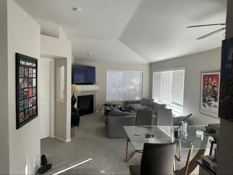 Looking for a Roommate January