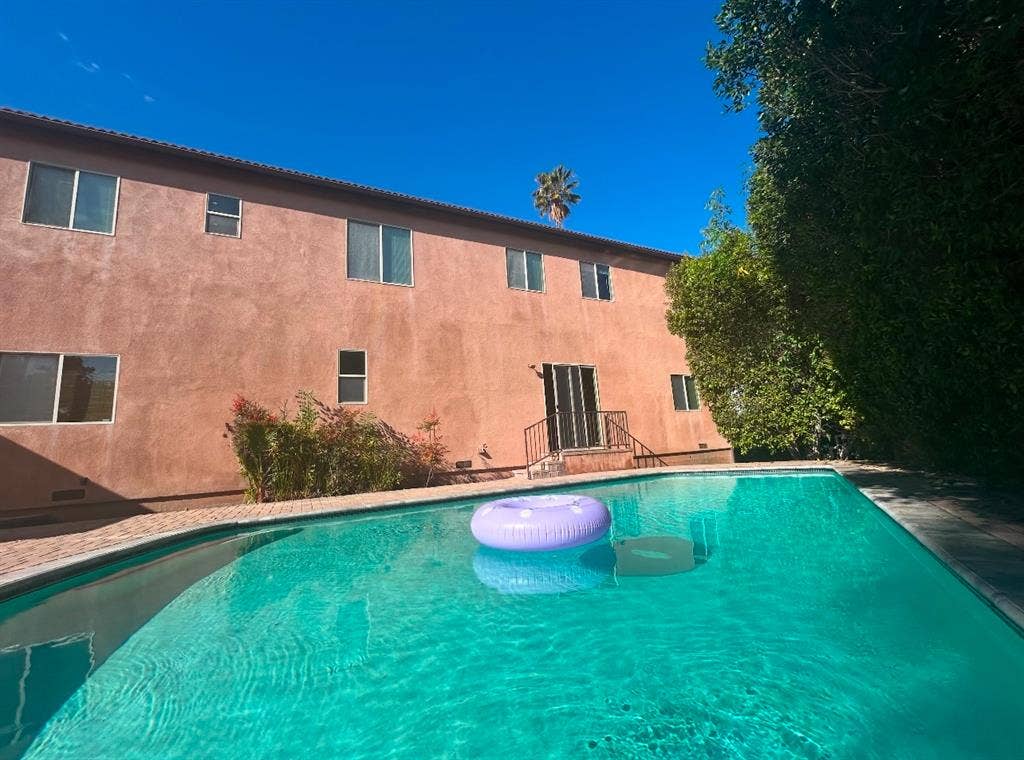 *MONTH*WONT-LAST*SHARED-ROOMS*