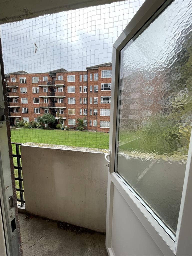 2 bed flat can be used as 3 bed