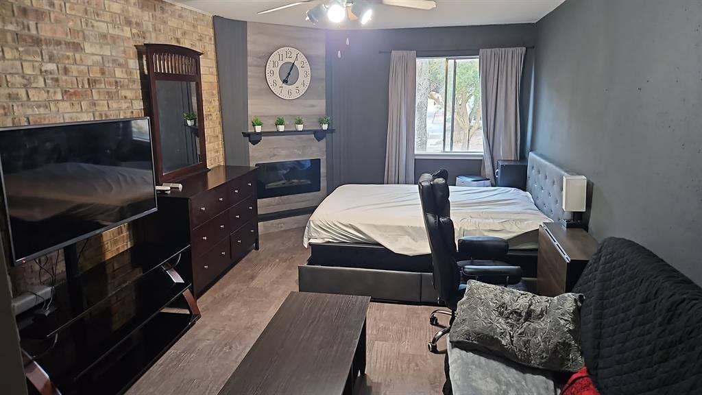 Furnished  Rm w/ Private Bathroom