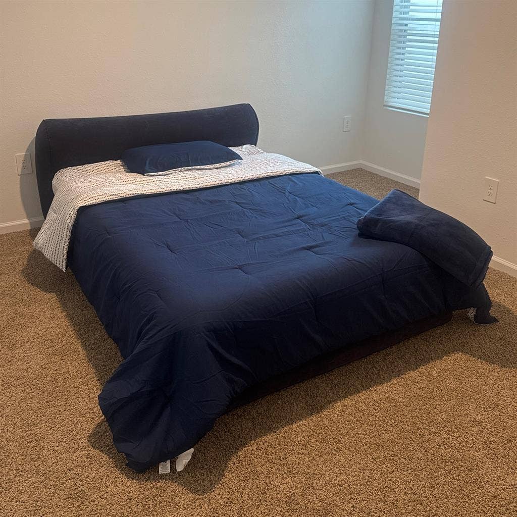 Offering a room! Move in ready!