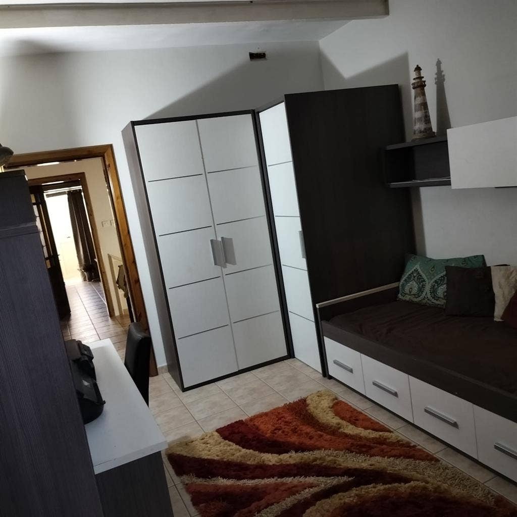 Private bedroom for rent