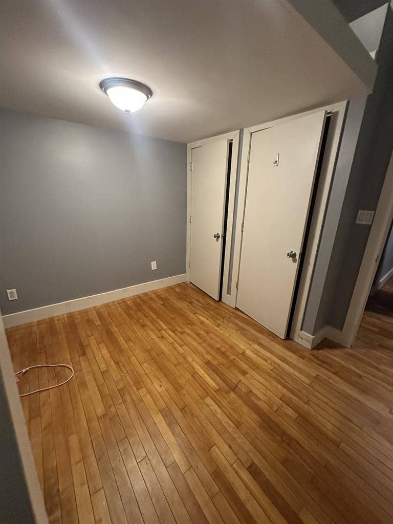 ISO of roommate to cosign a jan 1