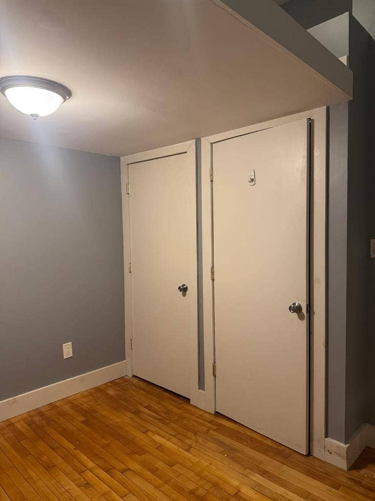 ISO of roommate to cosign a jan 1