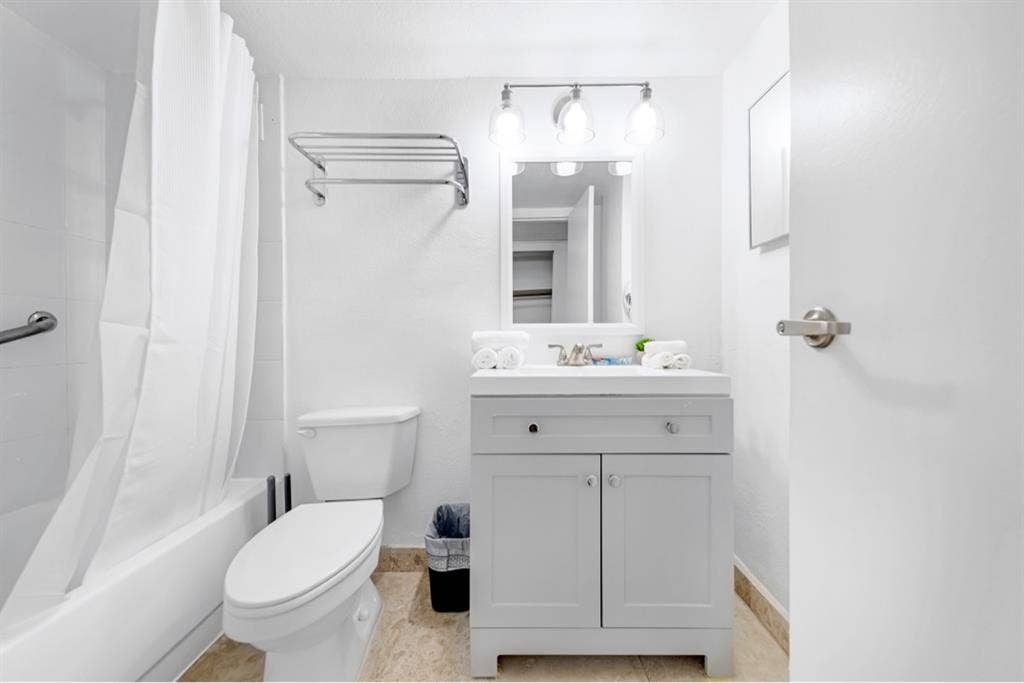 Sunny Isles Ocean Front! Bills incl