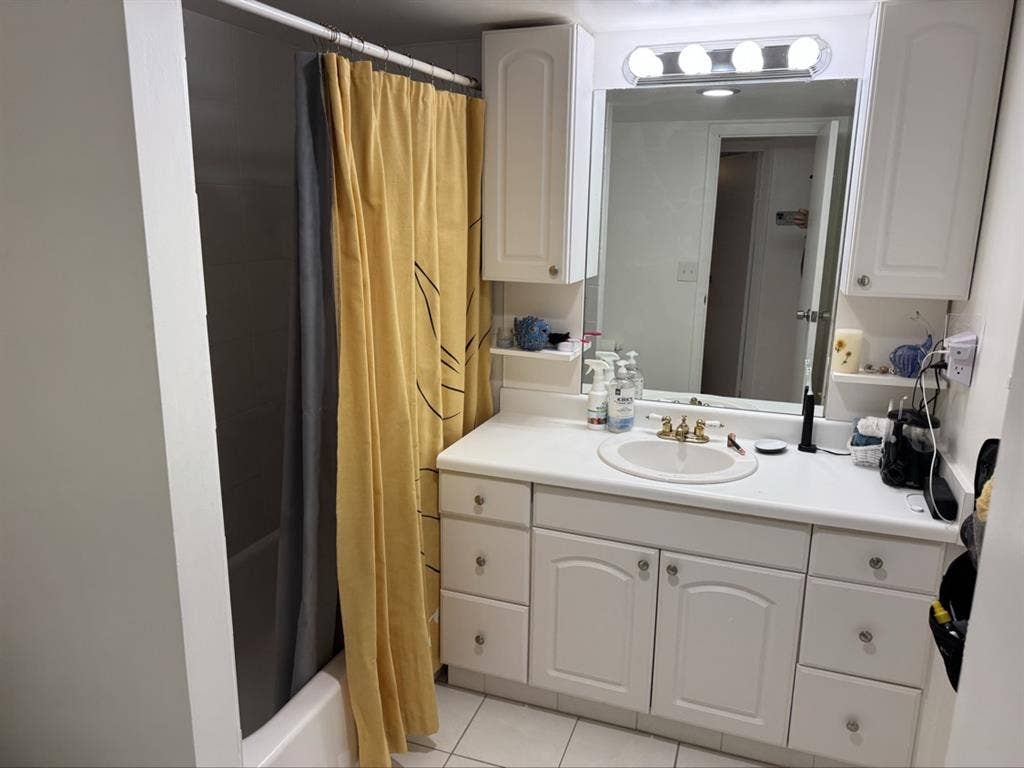 Room, walk in closet, large bath