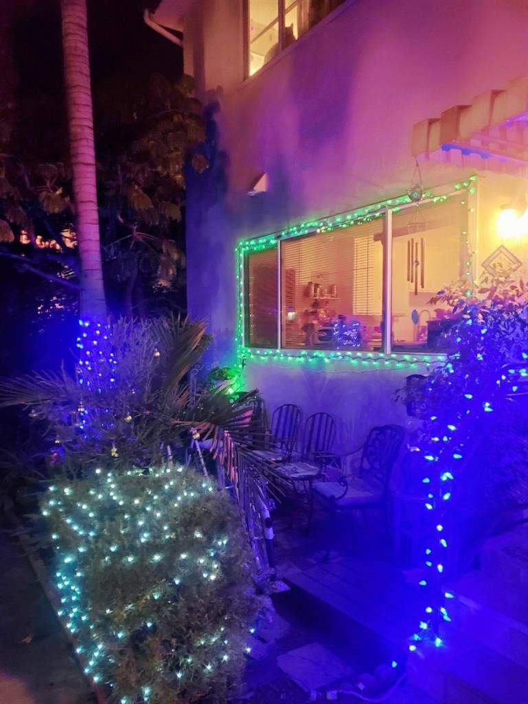 Room furnished, 4 blocks from Beach