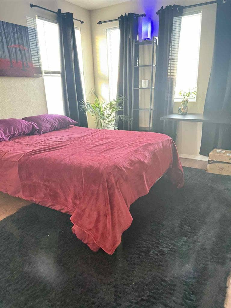 Room For Rent/Utilities Included
