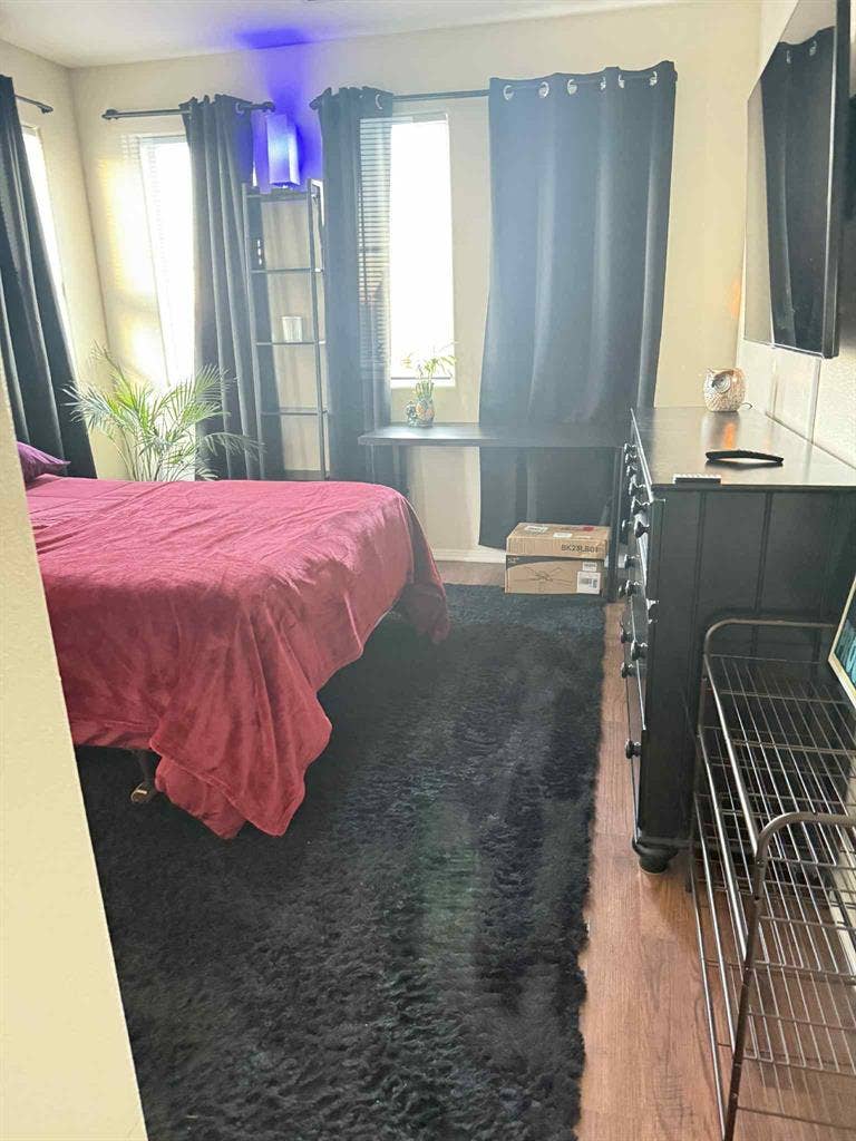 Room For Rent/Utilities Included