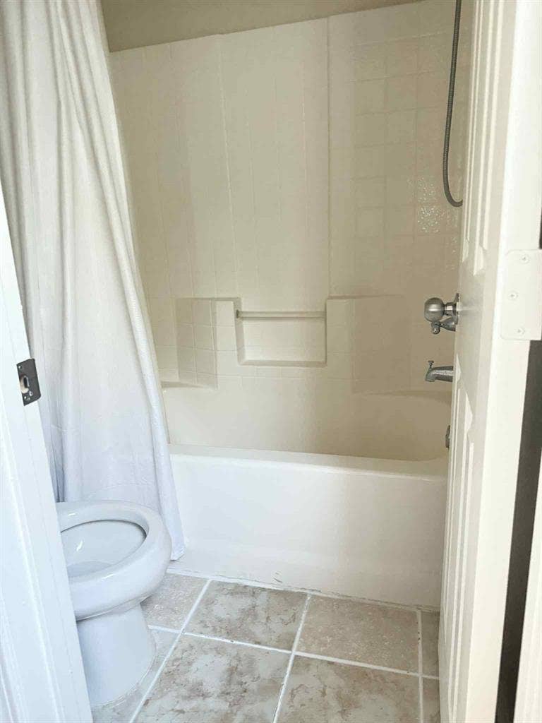 Room For Rent/Utilities Included