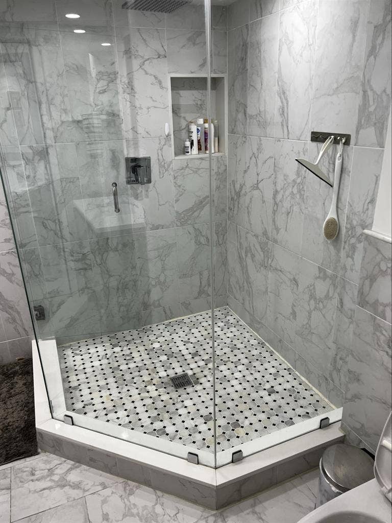 Spacious and modern room