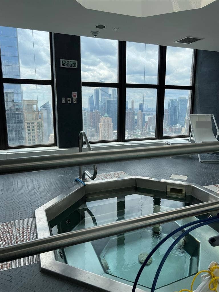 Lease takeover in luxury building