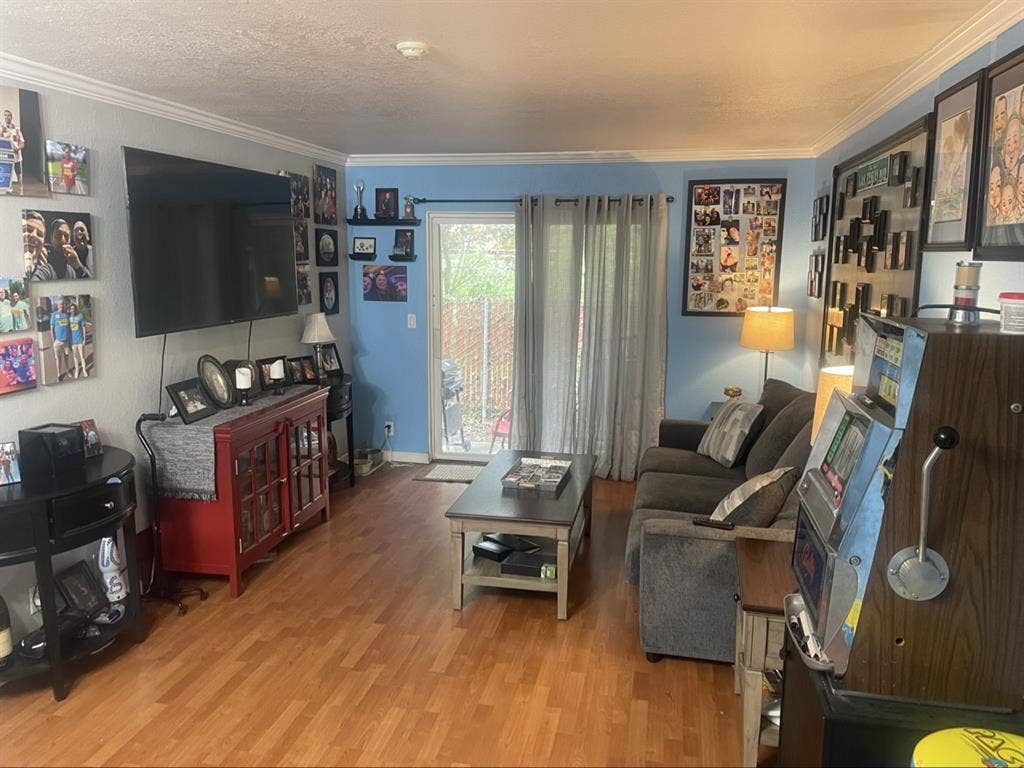 Room for rent /share rental