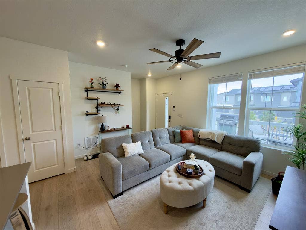 Private bedroom/bathroom for rent