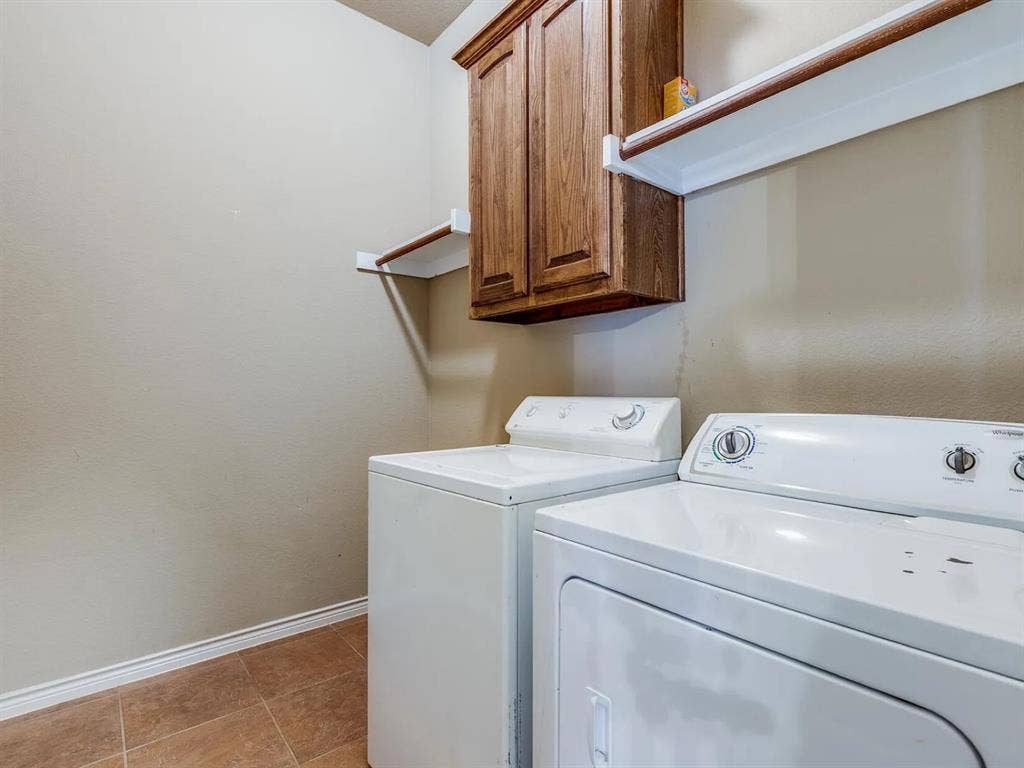 Private room/bath in McKinney