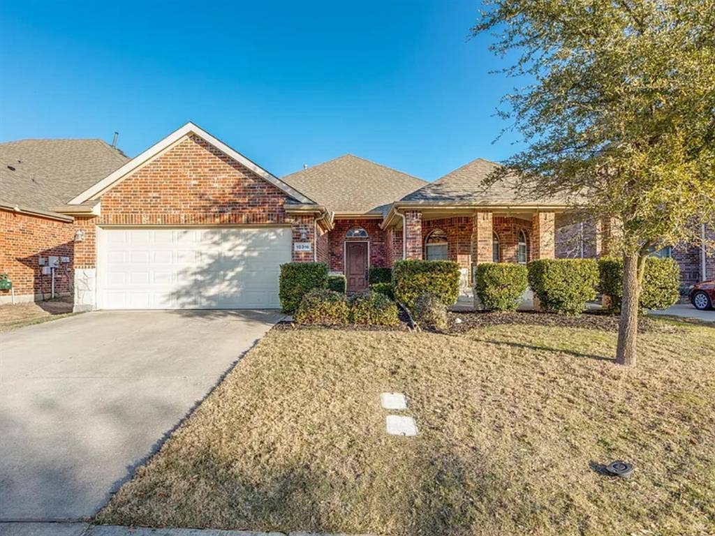 Private room/bath in McKinney