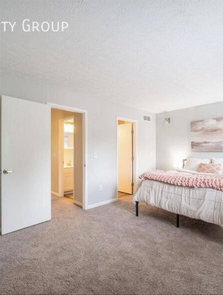 Sublease! Short term or  months!