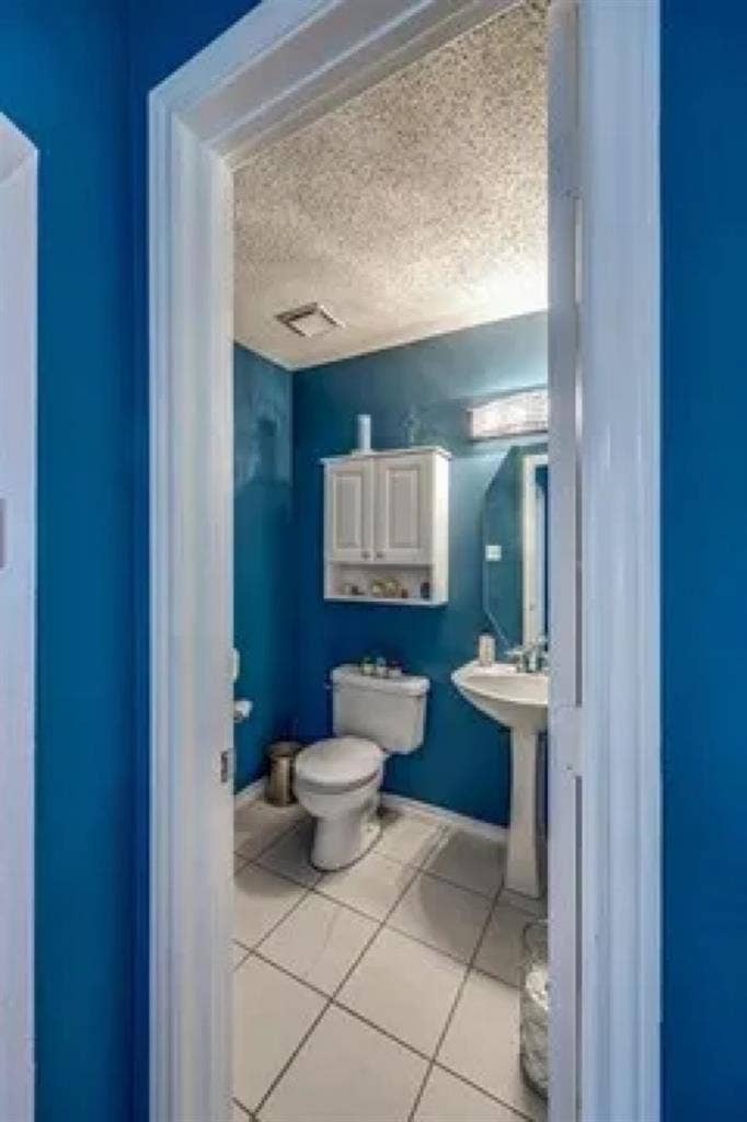 two story / W pool & parking