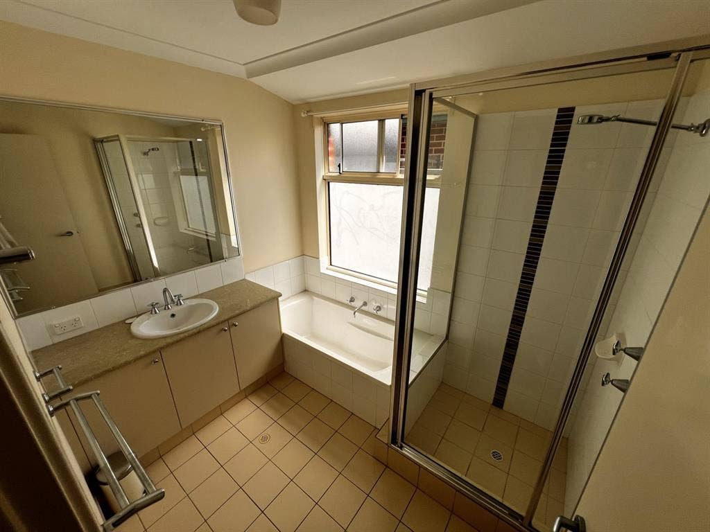 Two rooms available Carlisle