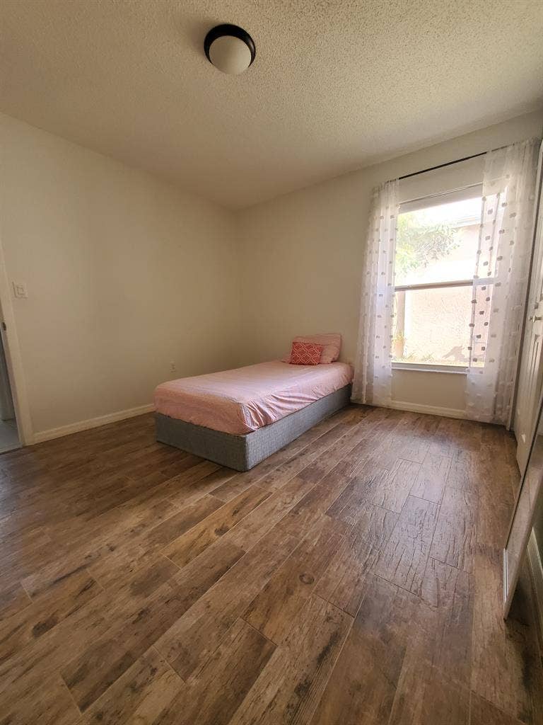 Room available for rent