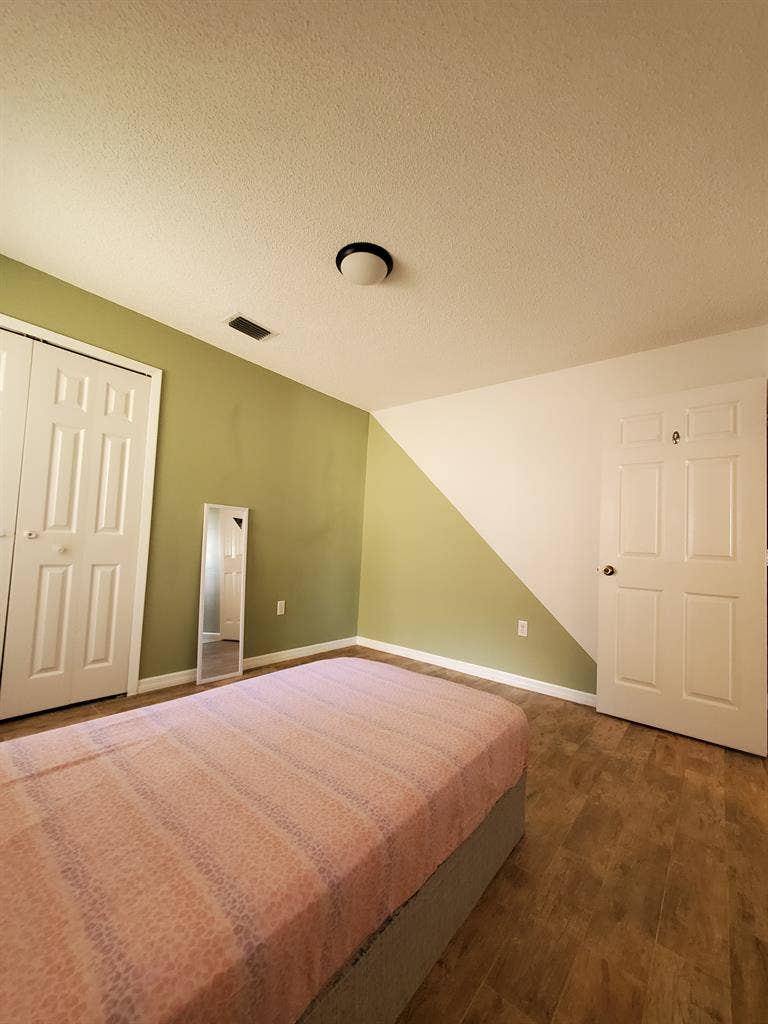 Room available for rent