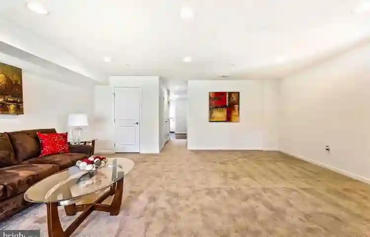 Needing a Roommate! $ all in!