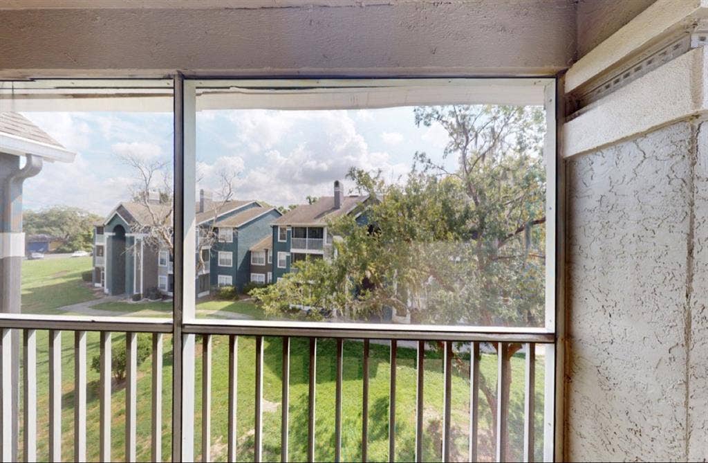 Female Roomate for Apartment