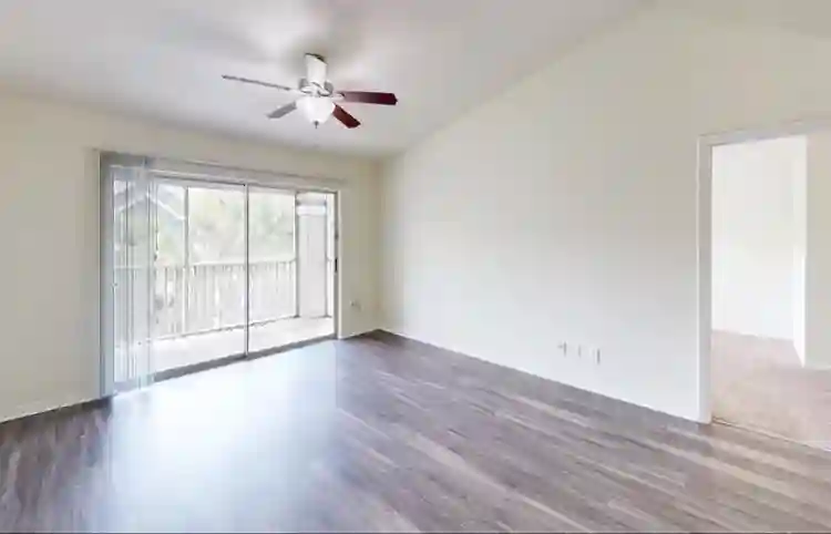 Female Roomate for Apartment