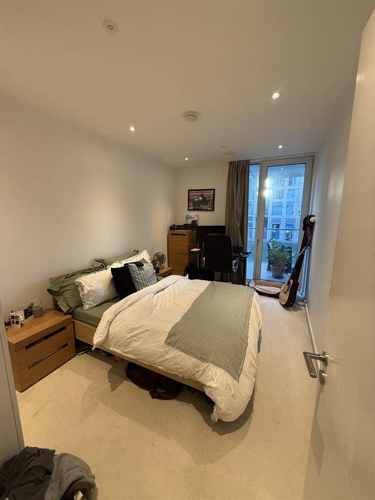 Room - East Village- Stratford LDN
