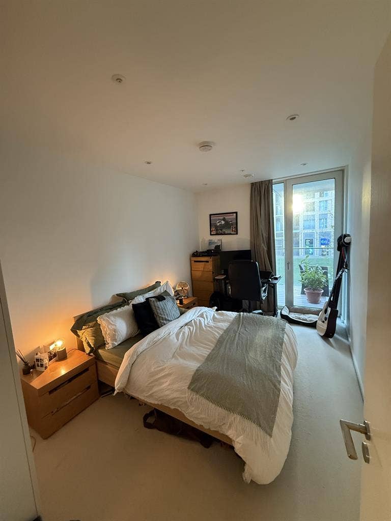 Room - East Village- Stratford LDN