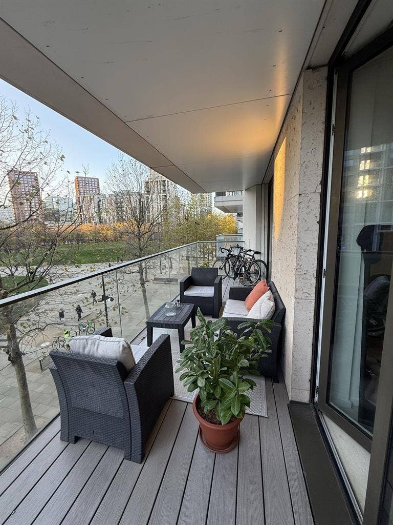 Room - East Village- Stratford LDN