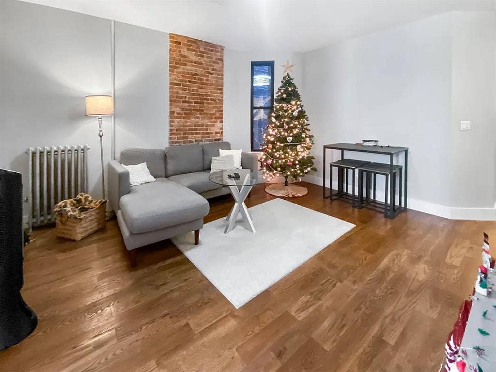 (m) looking for new third