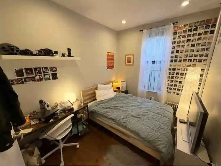 (m) looking for new third