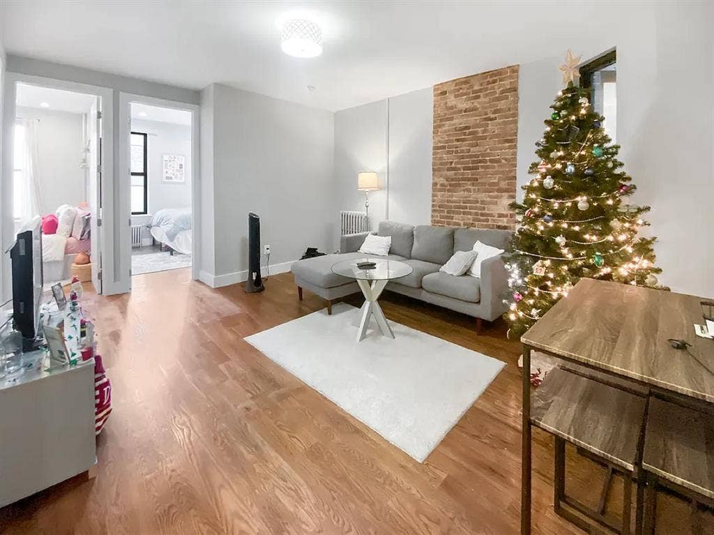 (m) looking for new third